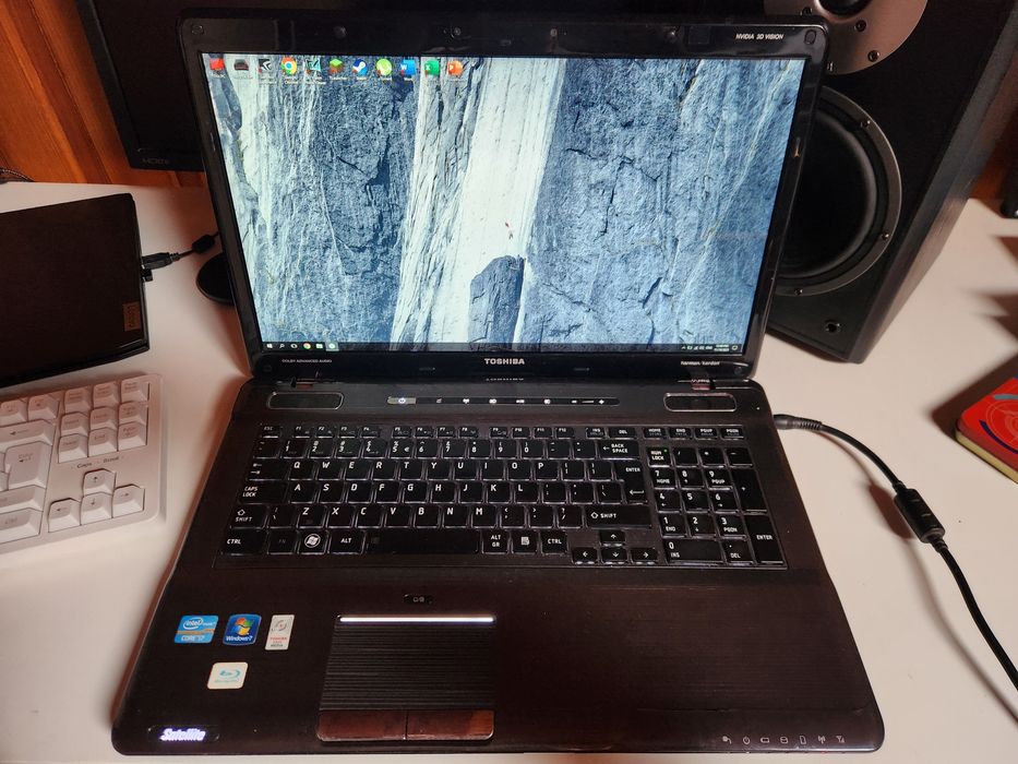 Laptop Toshiba p775-100