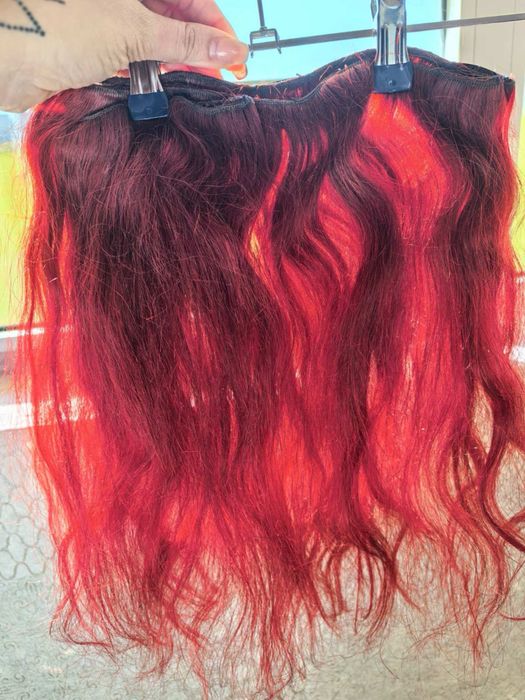 Три реда напълно естествена славянска коса, висок клас, гъст косъм.