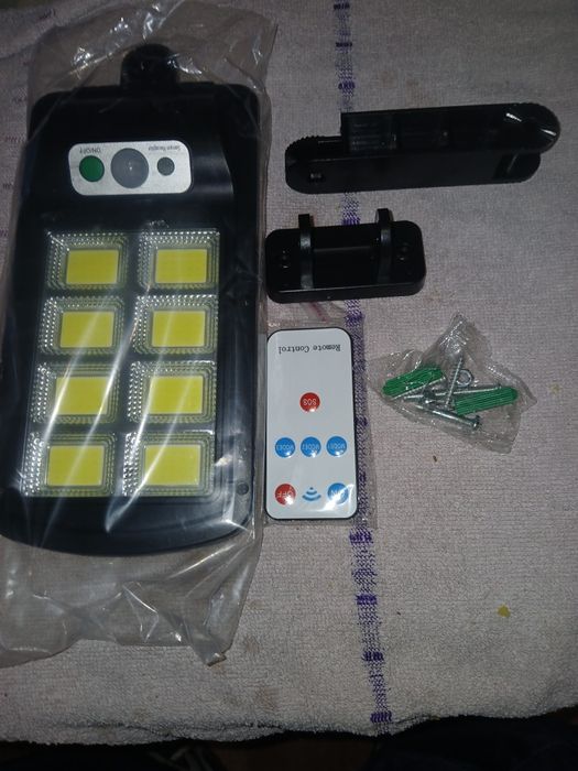 Lampa solară cu lumina super tare