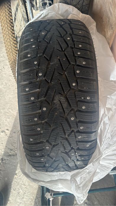 Комплект почти новых шин