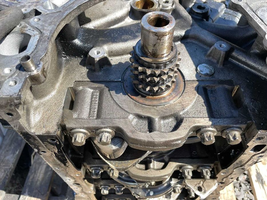 Окомплектован Блок OM642.921 R6428105 MERCEDES E class W211 V6 4matic