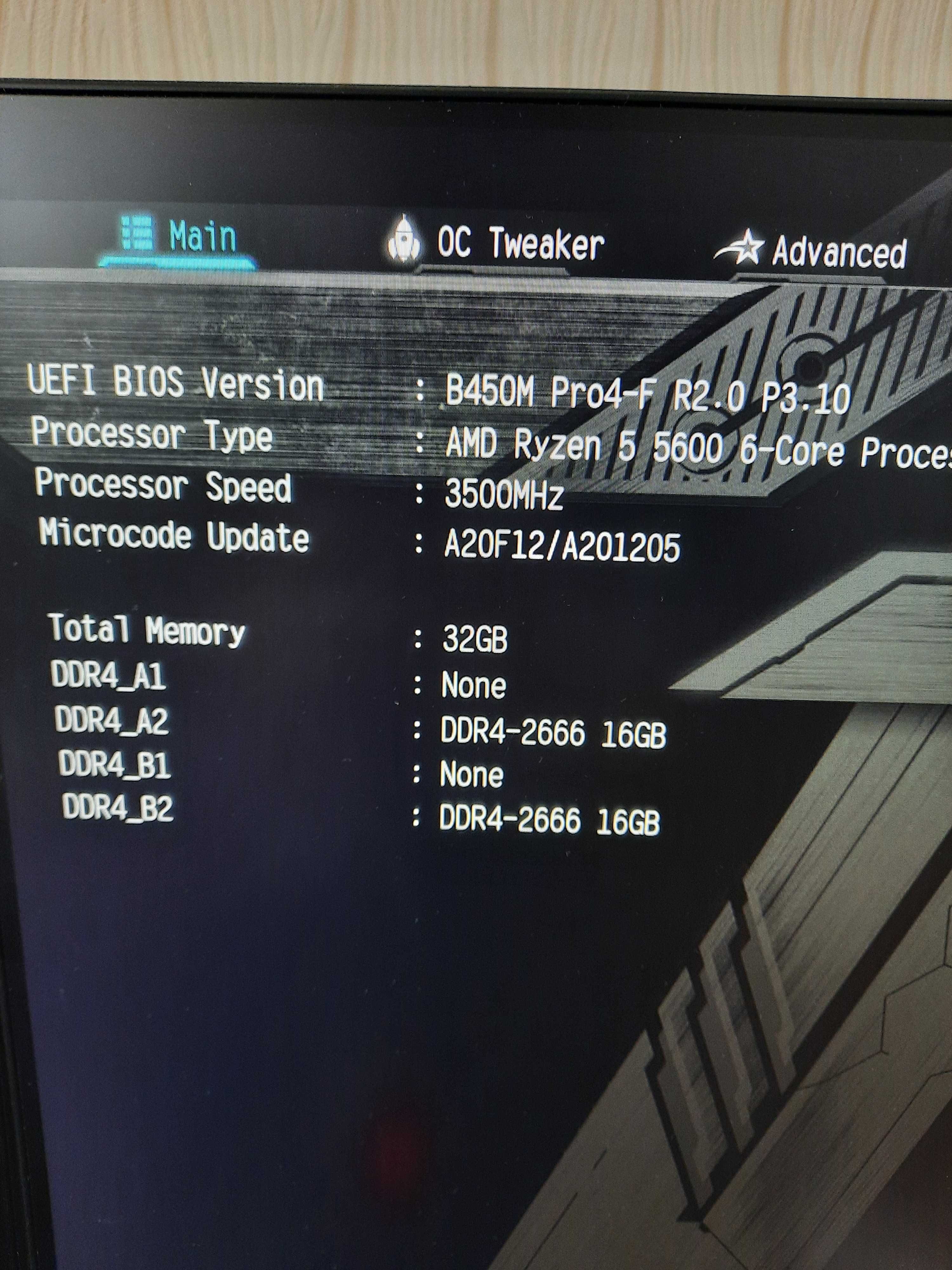 Продавам НОВ AMD RYZEN 5 5600 и 8GB DDR4 2666Mhz RAM