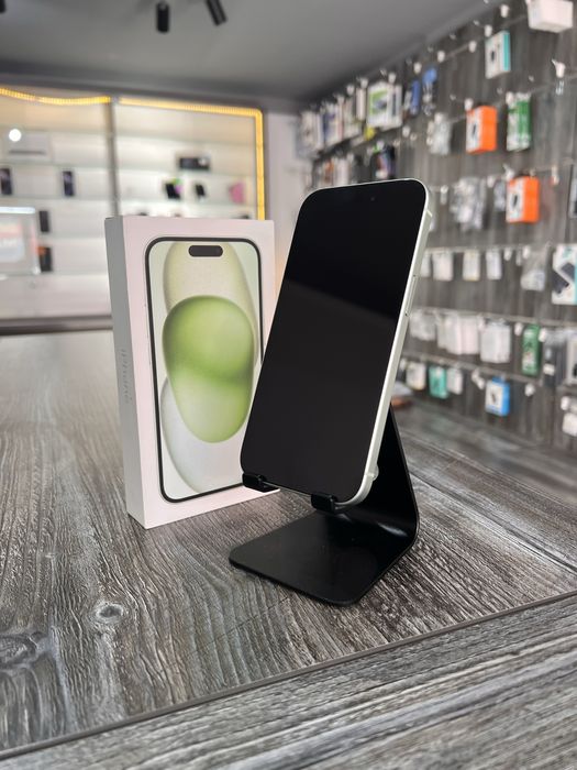 iPhone 15, 128GB, Green