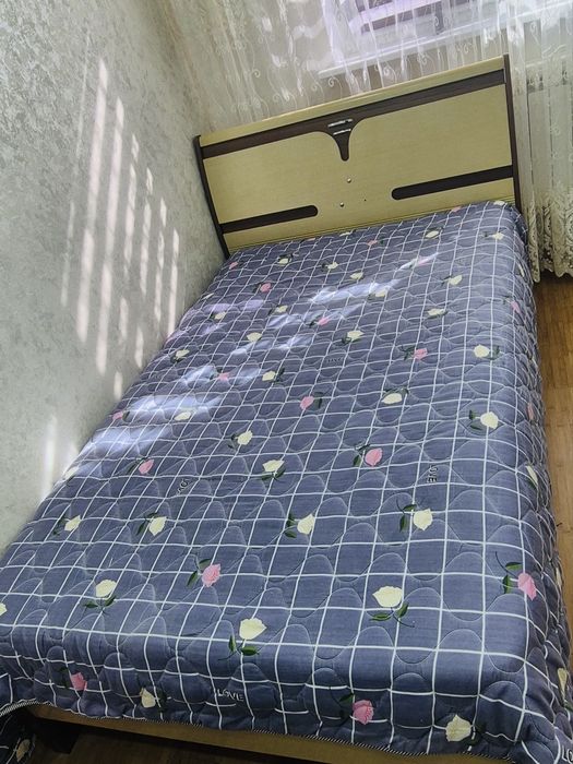 Продам Кровать размер 2,4х1,4 м