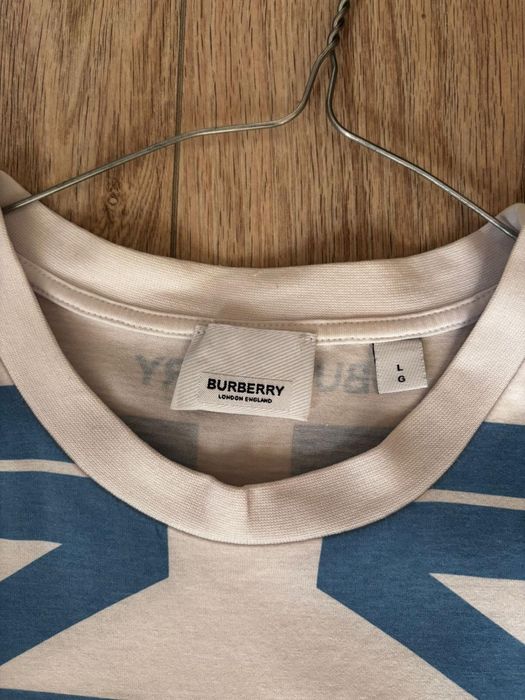 Tricou Burberry Universal Passport Edition
