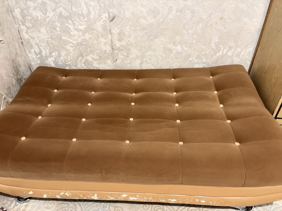 Диван сатылады ,2кресломен