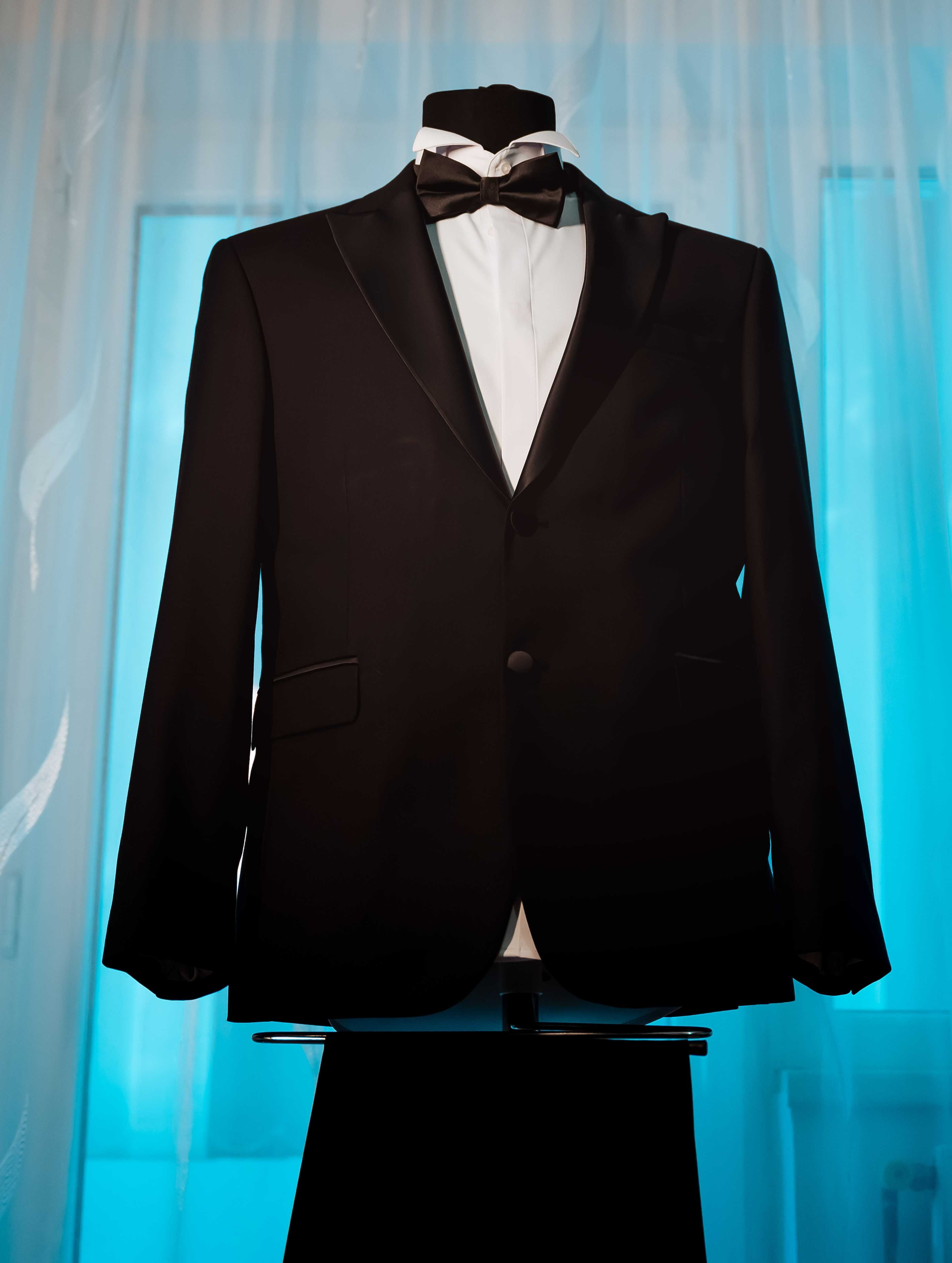 Costum (ginere)  Slim Fit  Monarch ceremonie negru ,marime 50 (2piese)