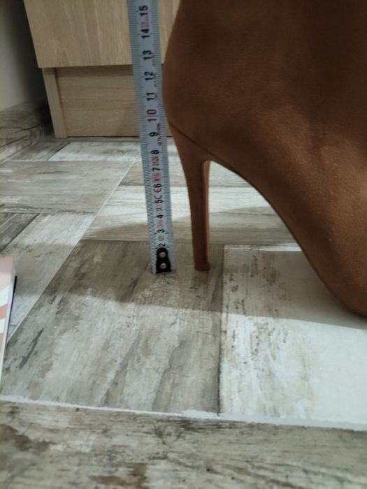 Дамски лот от палто и боти