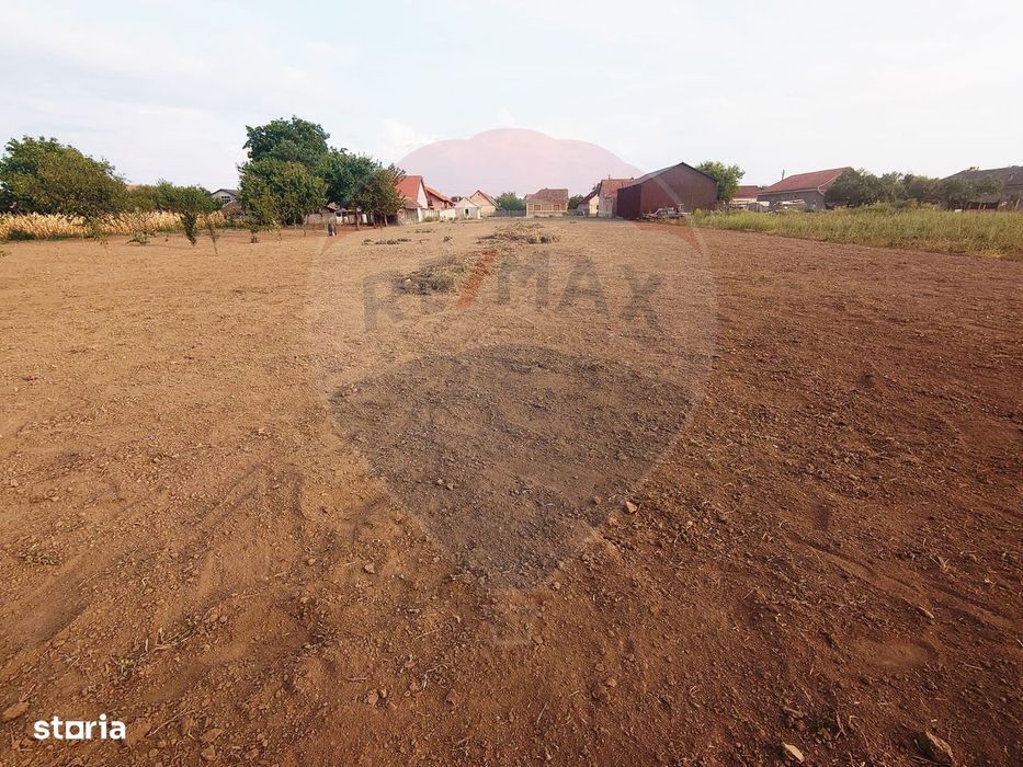 Teren curti constructii de vanzare 2147 mp in Tipar, Arad