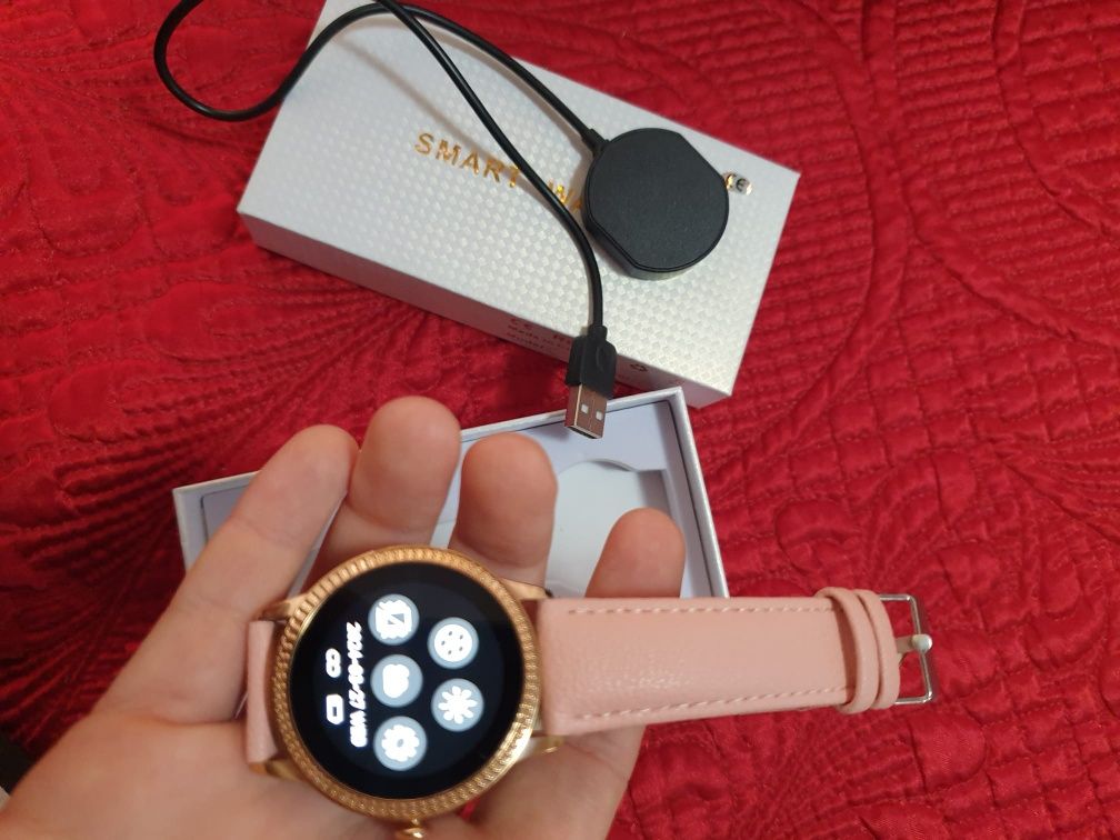 SmartWatch nou, purtat doar odată