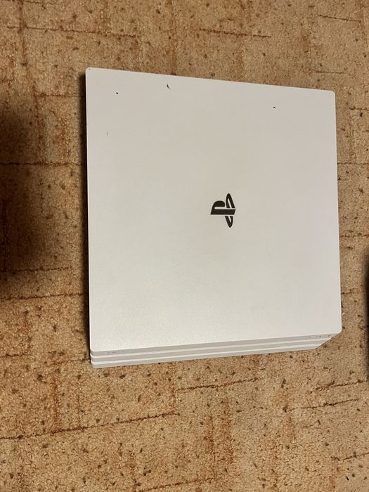 Playstation 4 Pro white