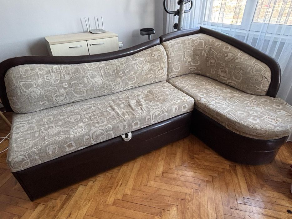 Ъглов диван с функция сън