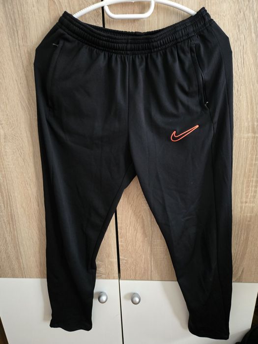 Анцунг Nike с тесен крачол 147 - 158 см