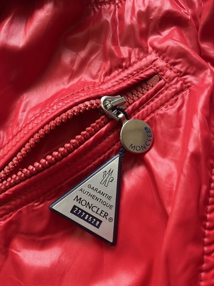 MONCLER : Дамско преходно яке размер 5 или ХЛ / Оригинал