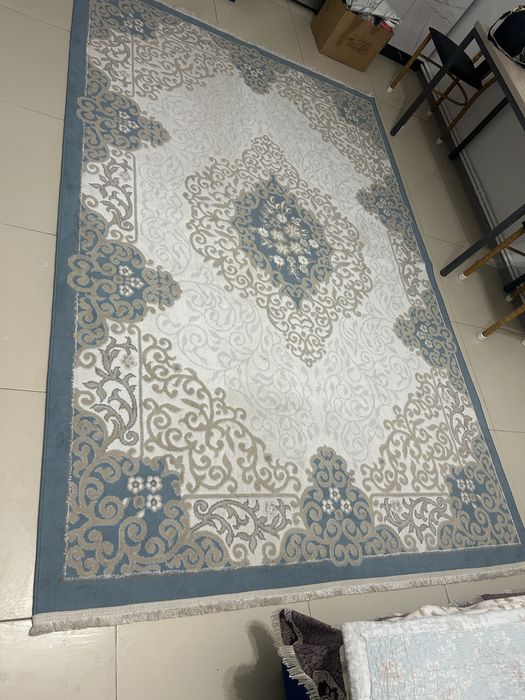 продам ковер в хорошем состояние