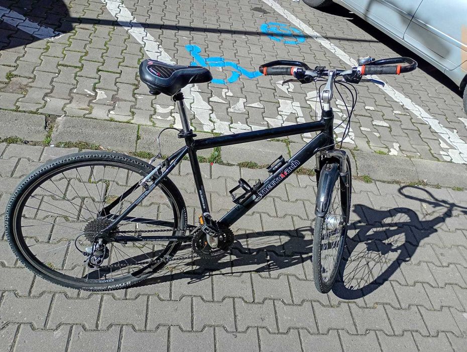 Vând bicicleta in stare buna de folosință.