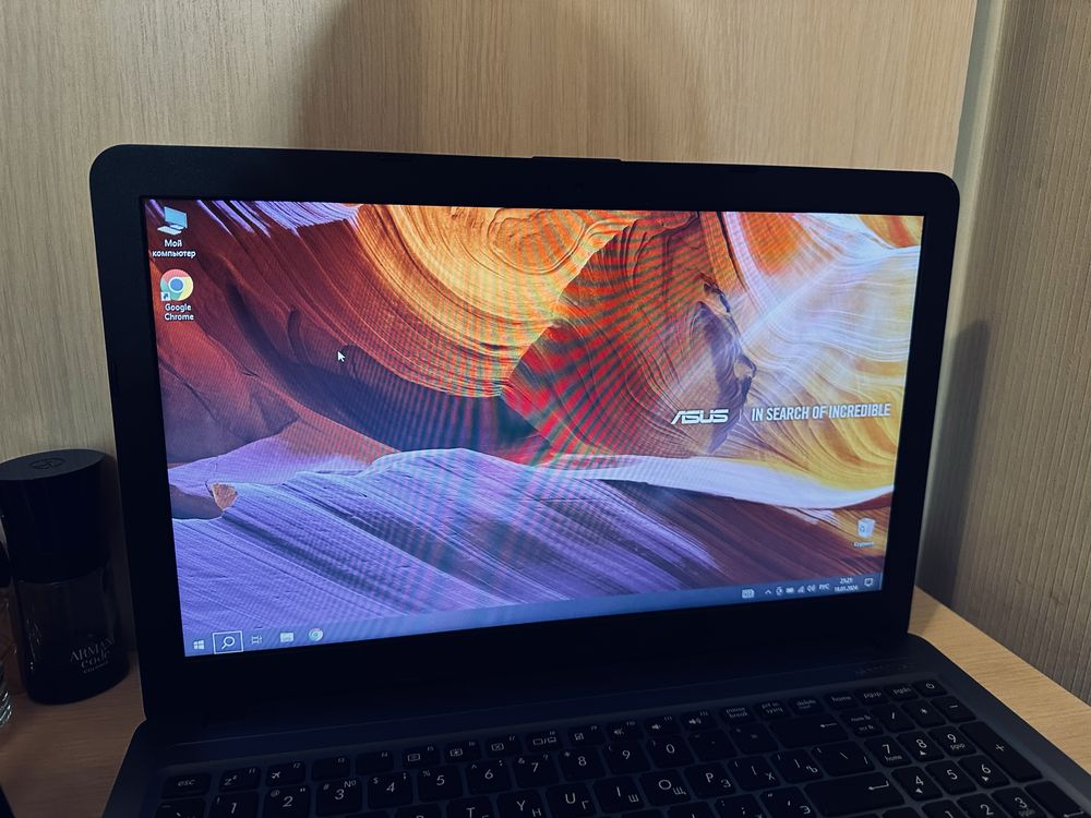 ASUS VivoBook Core i3/8GB/SSD 512GB