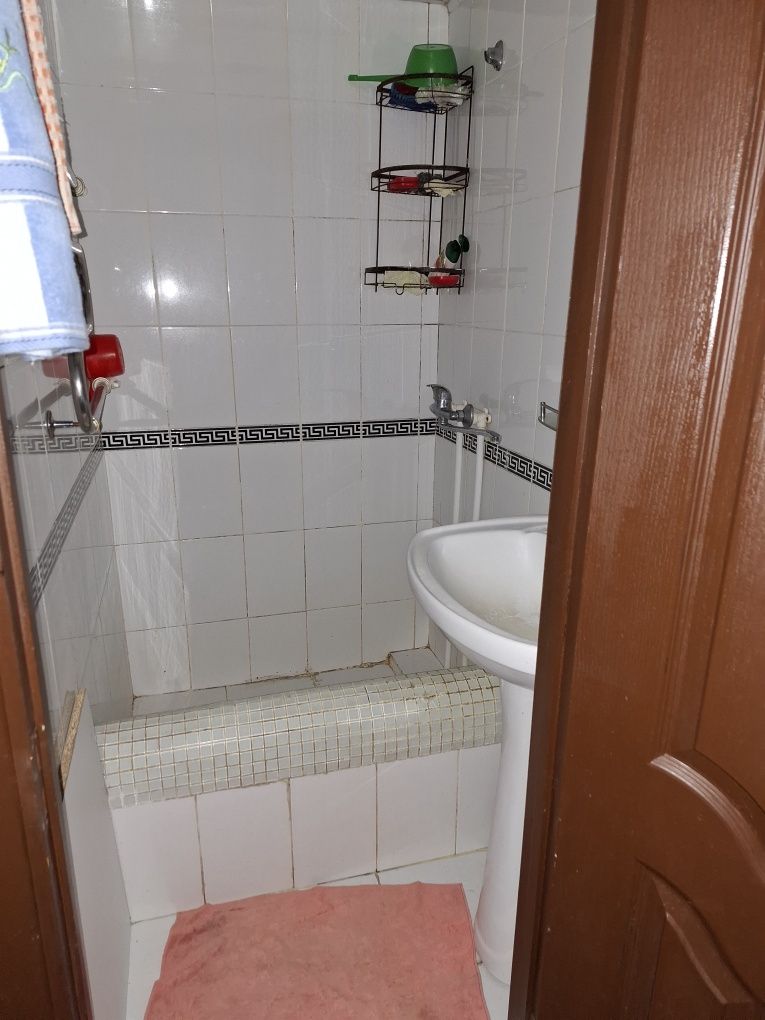 Срочна продаётся 1в2 комнатная квартира