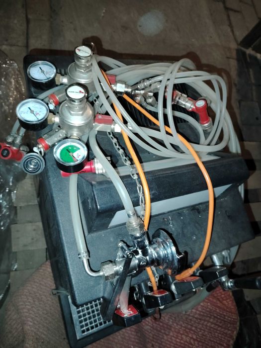 Dozator pentru sucuri