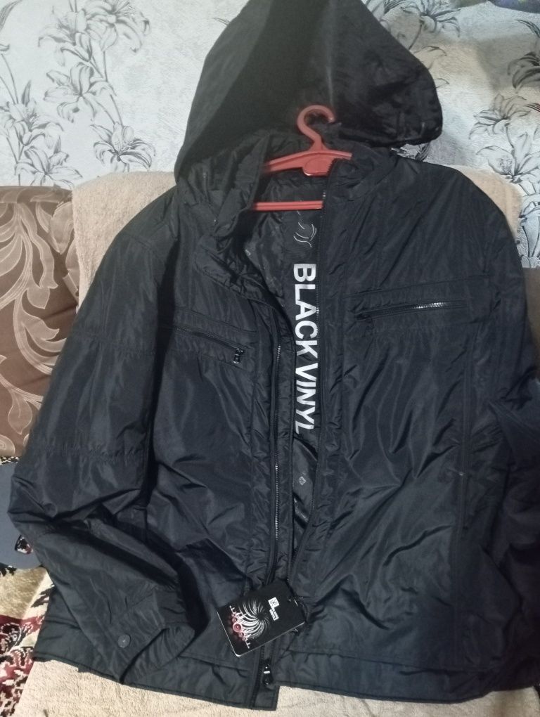 Продам куртку новую
