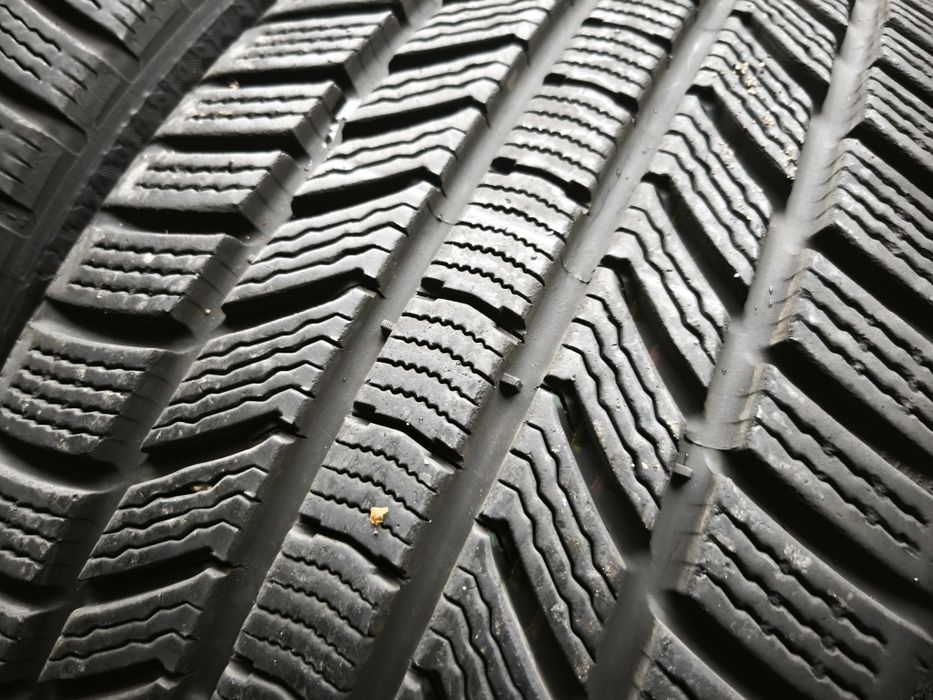 245/45/19" 4бр Continental winter contact ys970,dot1723,7mm