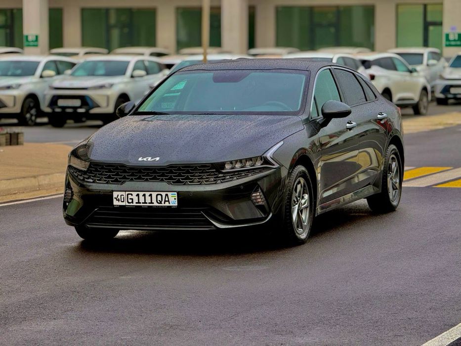 Kia K5 koja salon srocno sotiladi