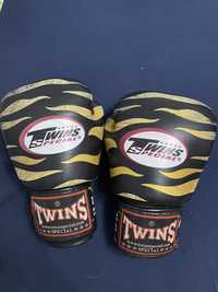 Боксови ръкавици Twins