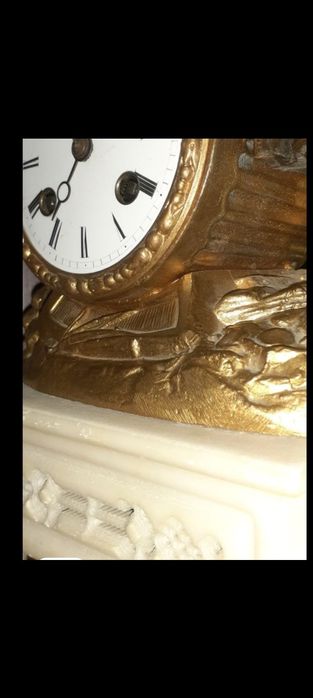 Продаются часы и подсвечники антикварные