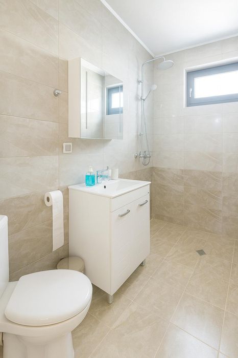 Просторен ТРИСТАЕН апартамент в кв. Христо Смирненски/ С ГАРАЖ!!!