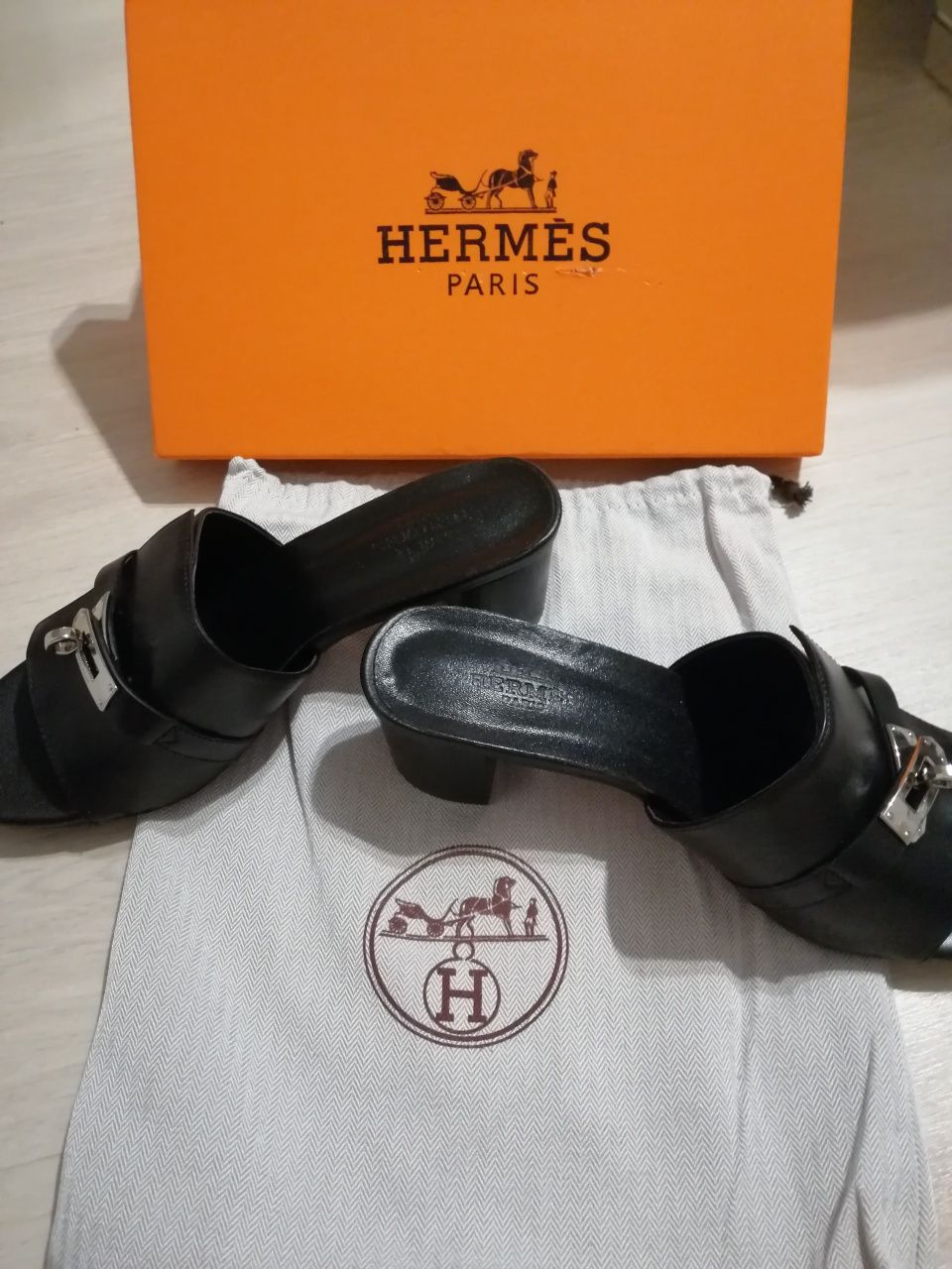 Sandale Hermes piele 100 % naturală noi negre