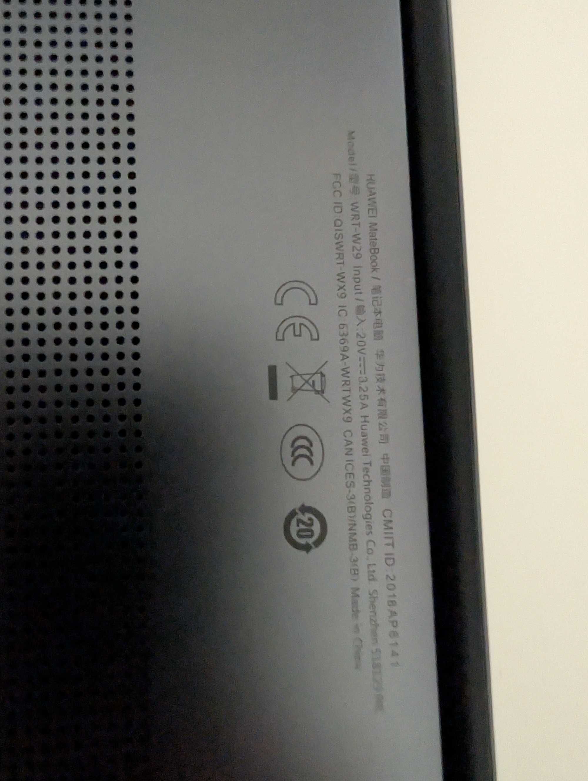 Лаптоп HUAWEI MateBook13