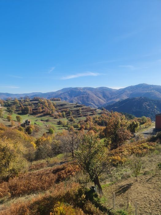 Продавам къща в с.Вишнево до Баните