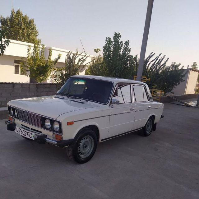 Vaz 2106 sotladi