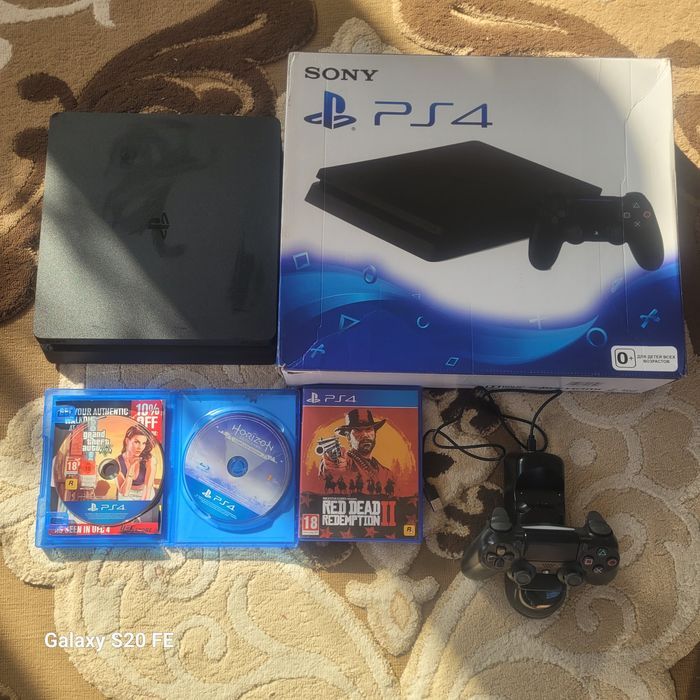 Продам плеистеишен 4слим 1терабаит