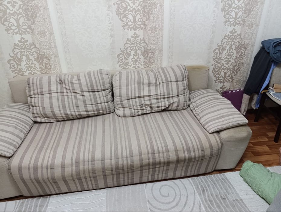 Отдам даром диван