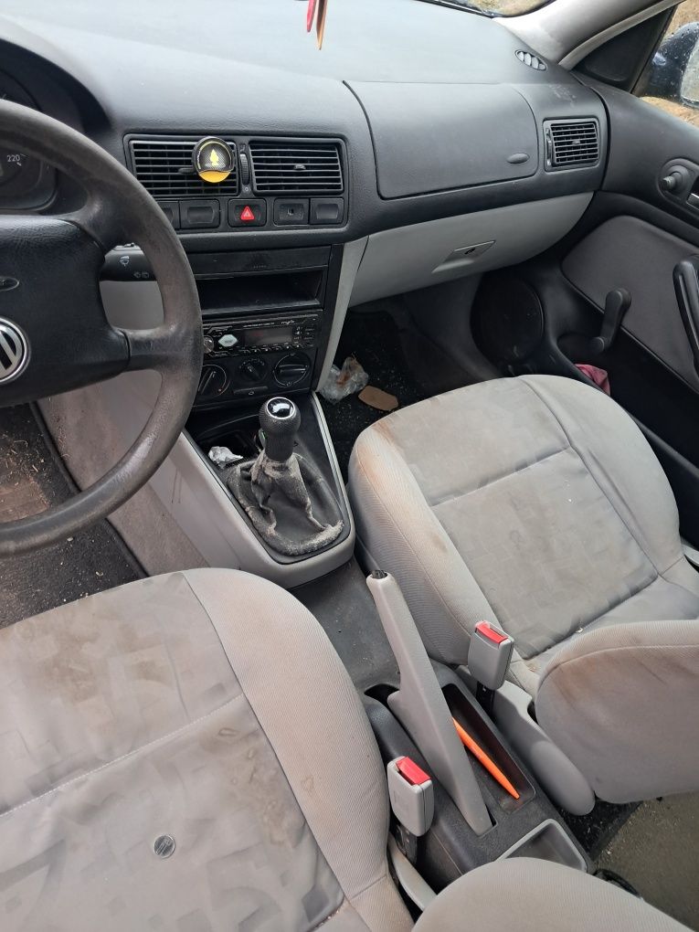 Golf 4 1.4 16v la 4500 lei