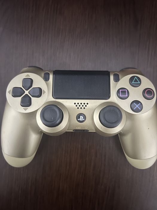 Maneta PS4 Gold.