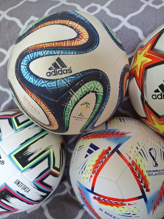 Vând colecție de mingi originale