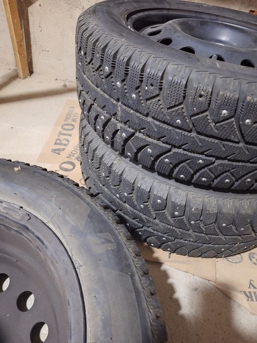 Зимные шины б/у.
