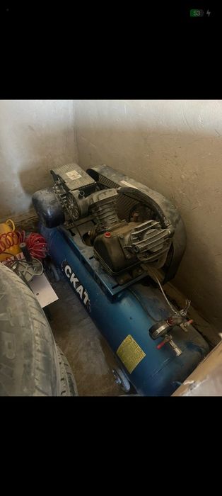 Компрессор сатылады СРОЧНО барлығы жаксы жумыс жасап тур