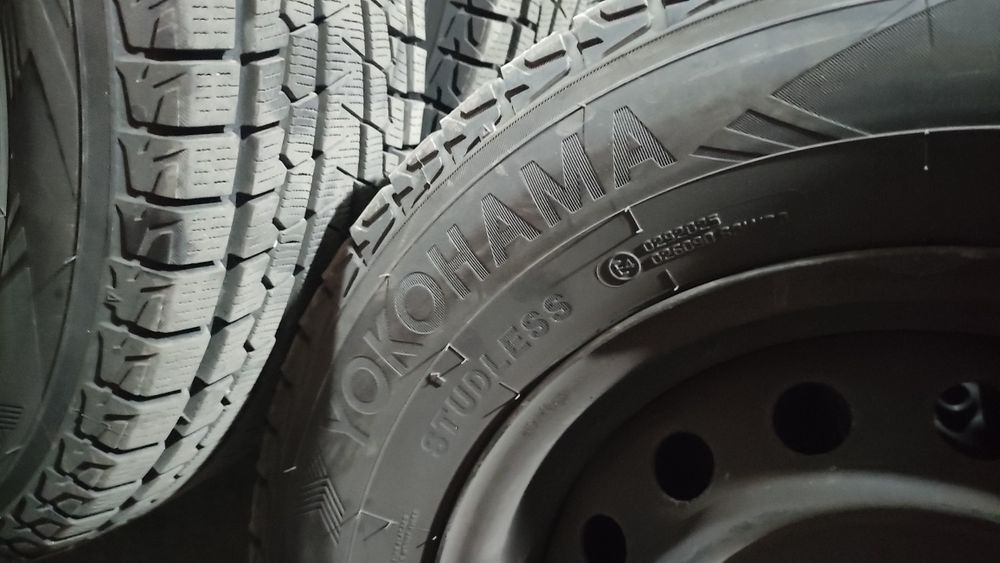 Зимни гуми с джанти Yokohama 215 70 16 за mitsubishi