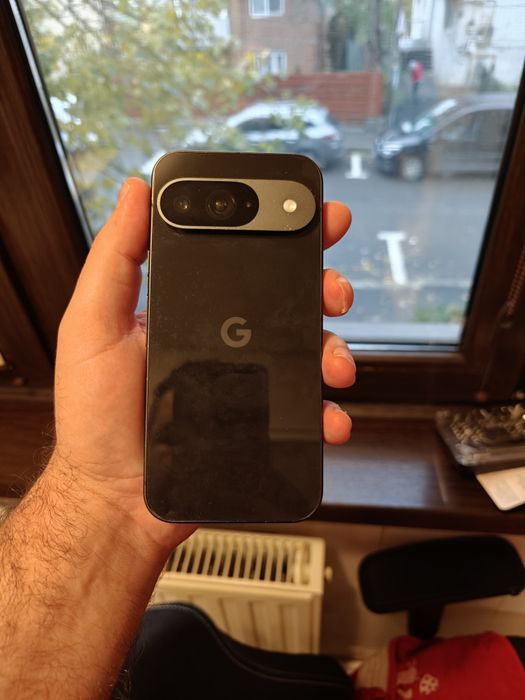 Pixel 9 128 + smartwatch cmf pro.