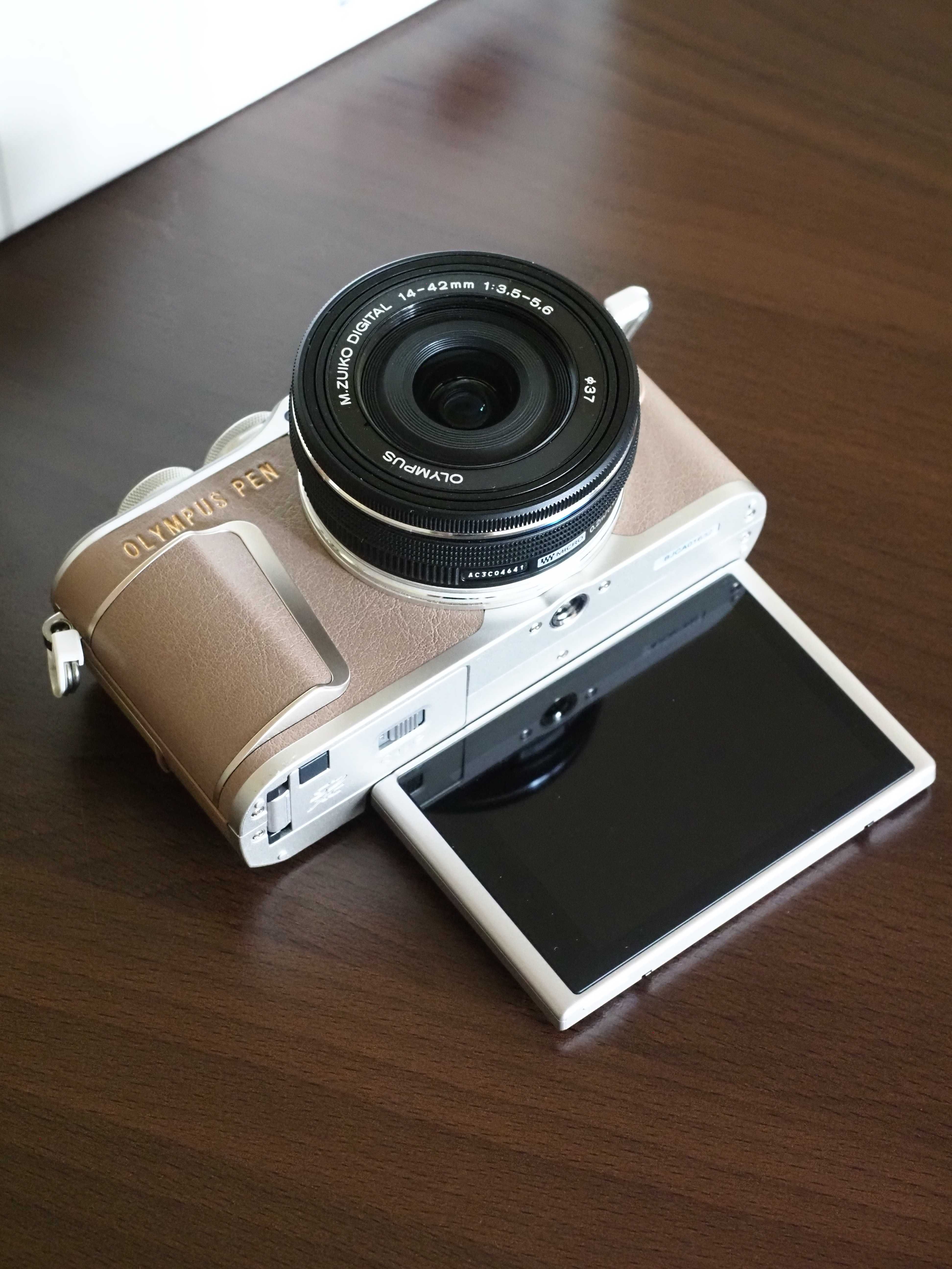 Olympus Pen E-PL10 cu obiectiv 14-42mm EZ, Mirrorless, MFT