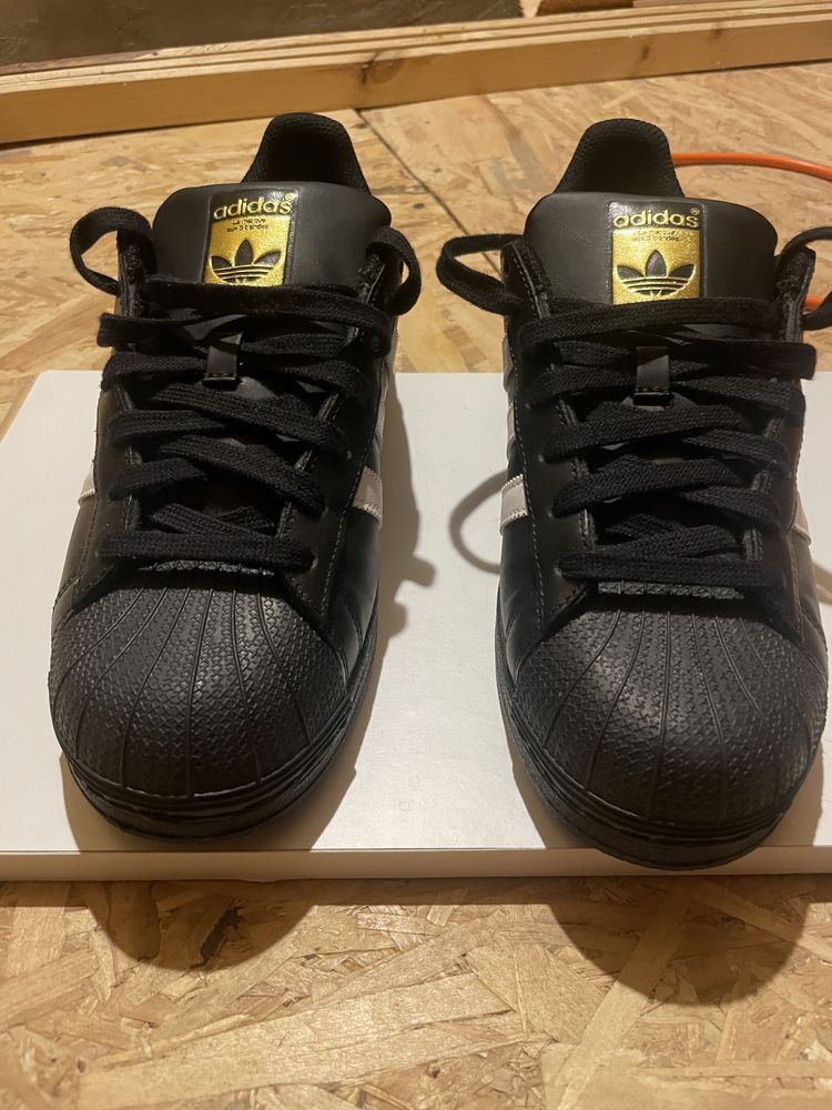 Adidasi second hand 43