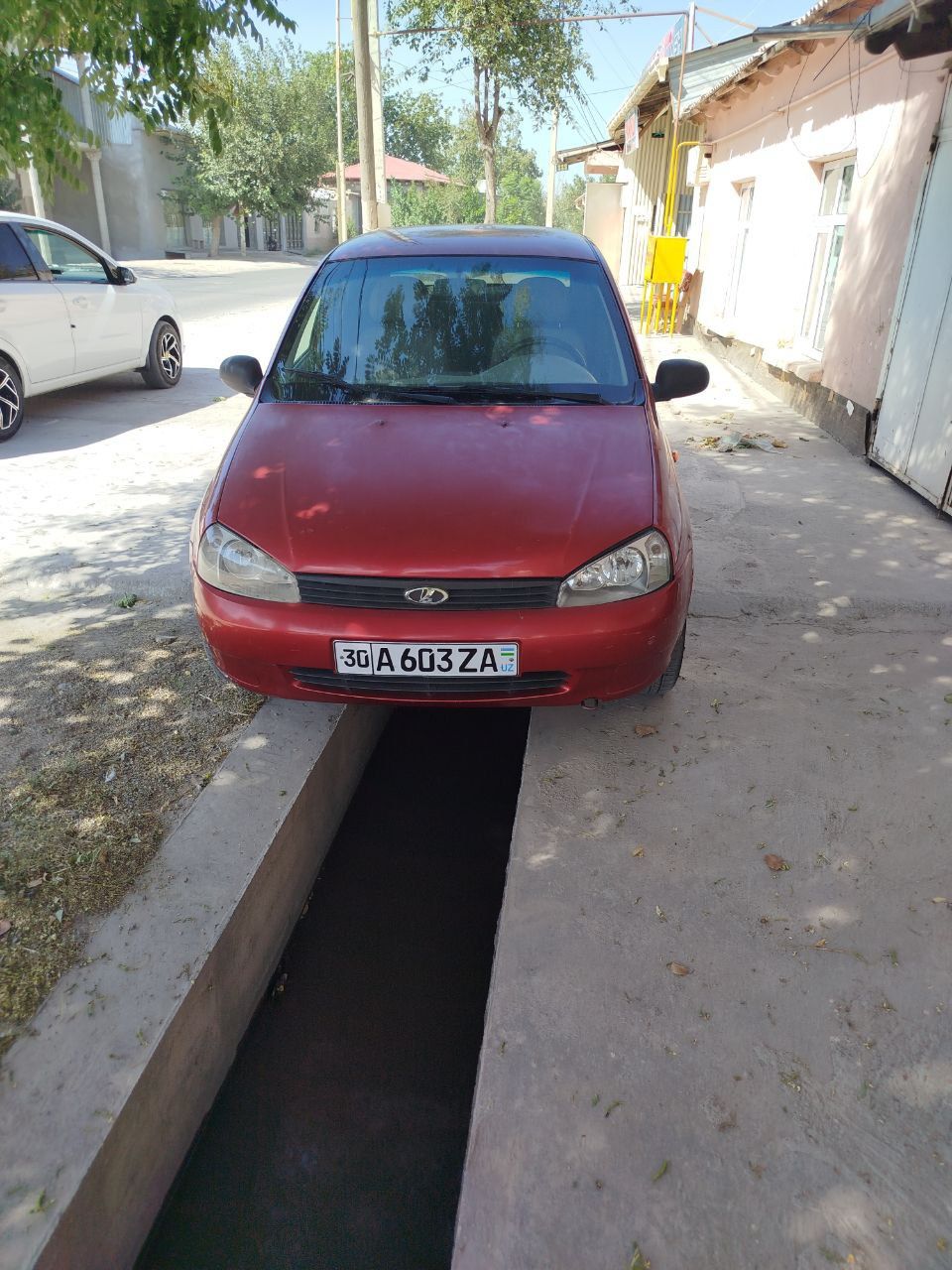 LADA 2010 srochna sotiladi