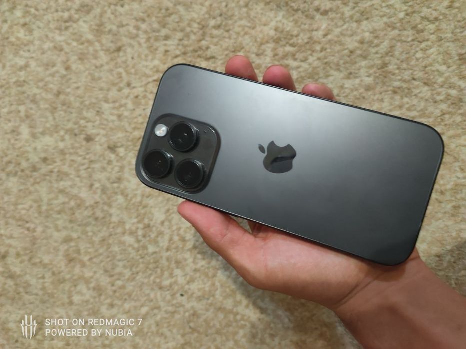 Продам Iphone 16 pro срочно