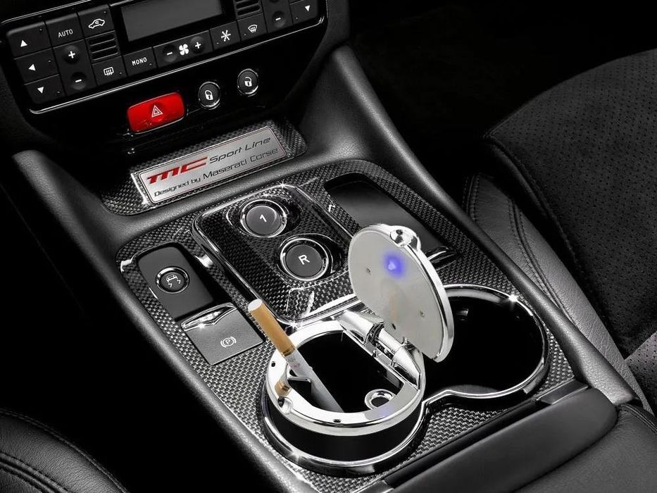 пепелник с диод за автомобил универсален - 2151 ,verk 10075