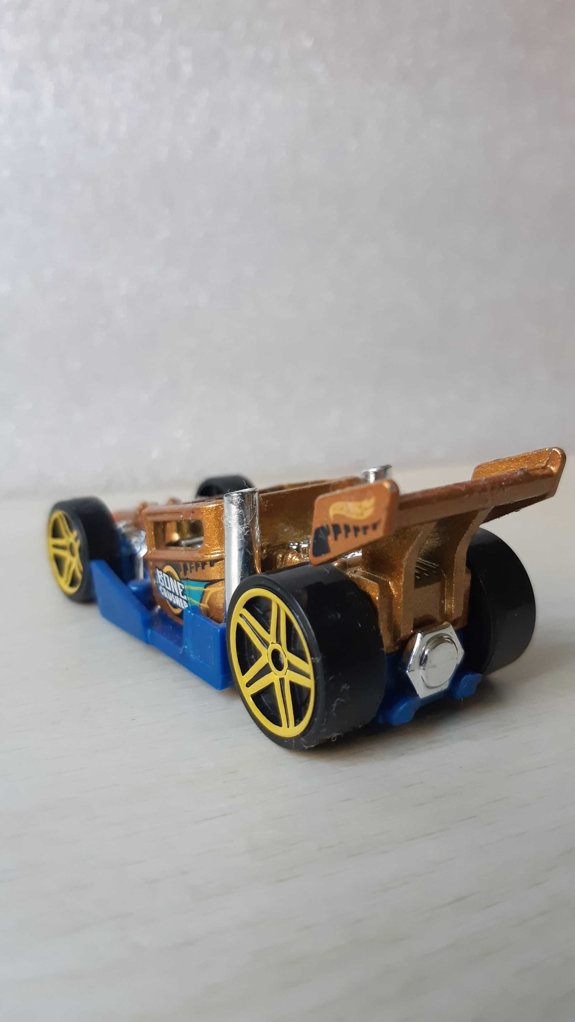 Vând machetă/mașinuță Bone Speeder Hot Wheels ediție 2018