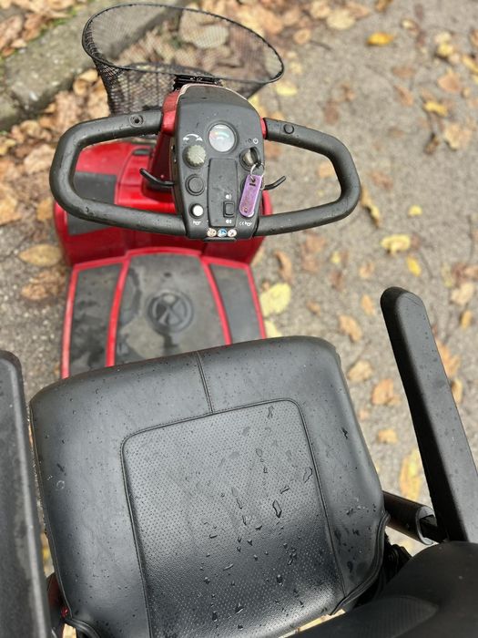 Електрическа четериколка  за трудно подвижни хора