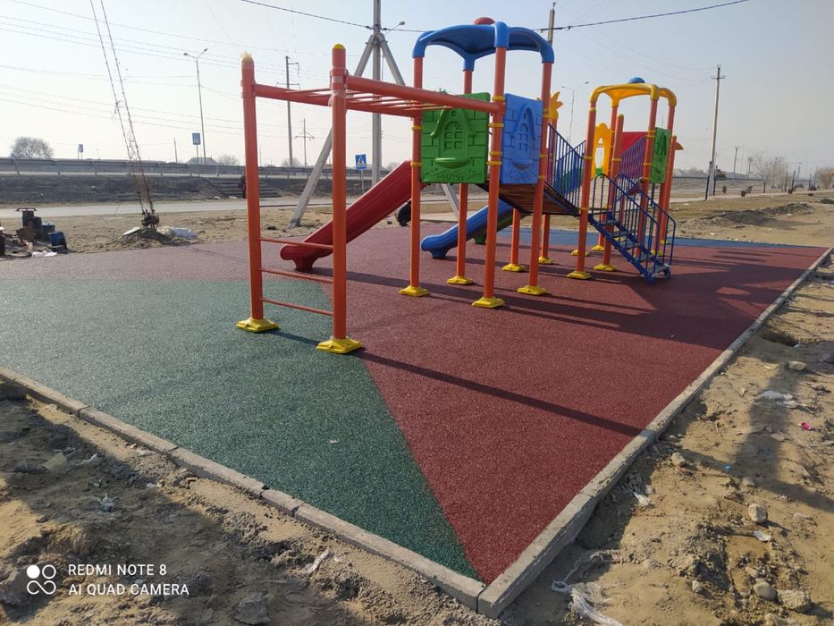 Резиновой тартановое покрытие детская и спортивная площадка